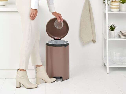 Kosz pedałowy NewIcon 20l Satin Taupe BRABANTIA